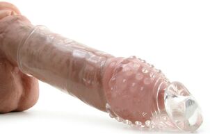 Wypryskana przyczepka na penisa we wzwodzie